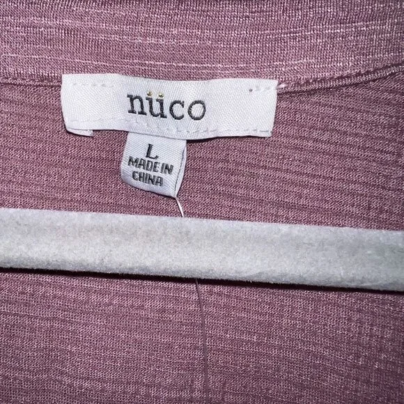 NWT Nuco Button V-Neck Elderberry Top Size L - Picture 6 of 6